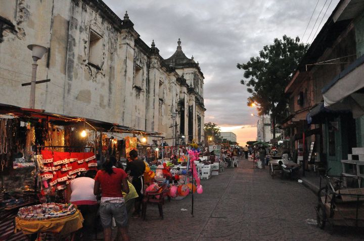 Street_in_Leon_Nicaragua_5-1.jpg